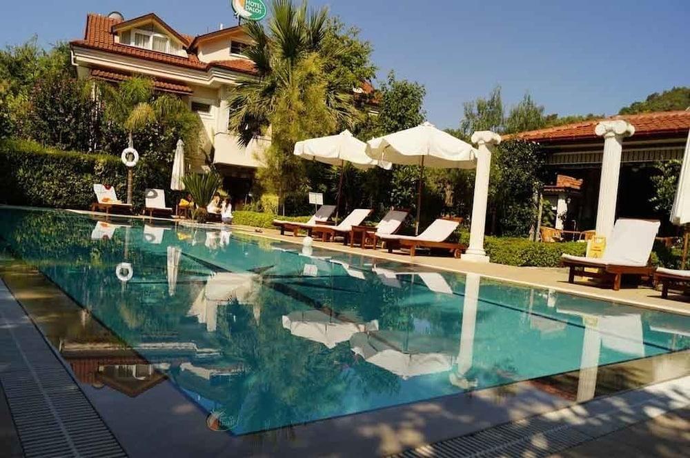 Hotel Dalos Гёчек Экстерьер фото