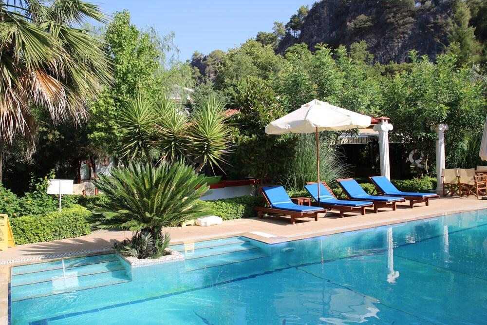 Hotel Dalos Гёчек Экстерьер фото