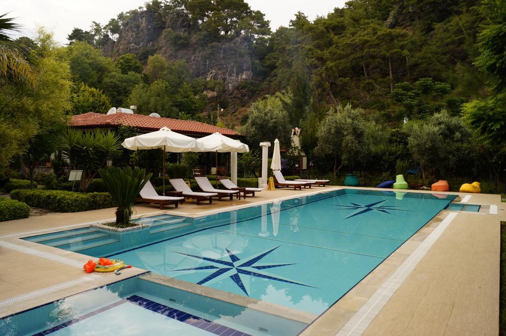 Hotel Dalos Гёчек Экстерьер фото