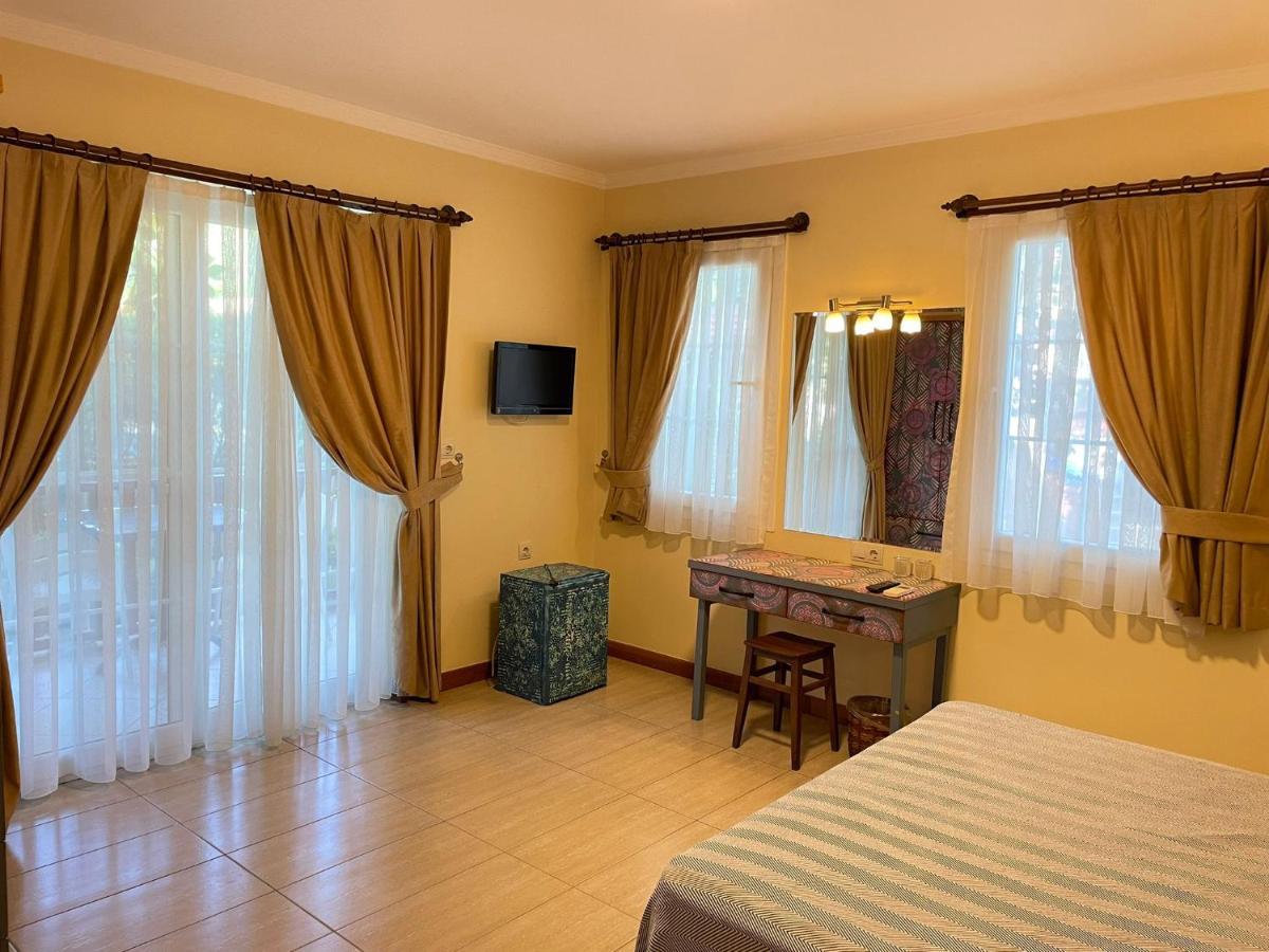 Hotel Dalos Гёчек Экстерьер фото