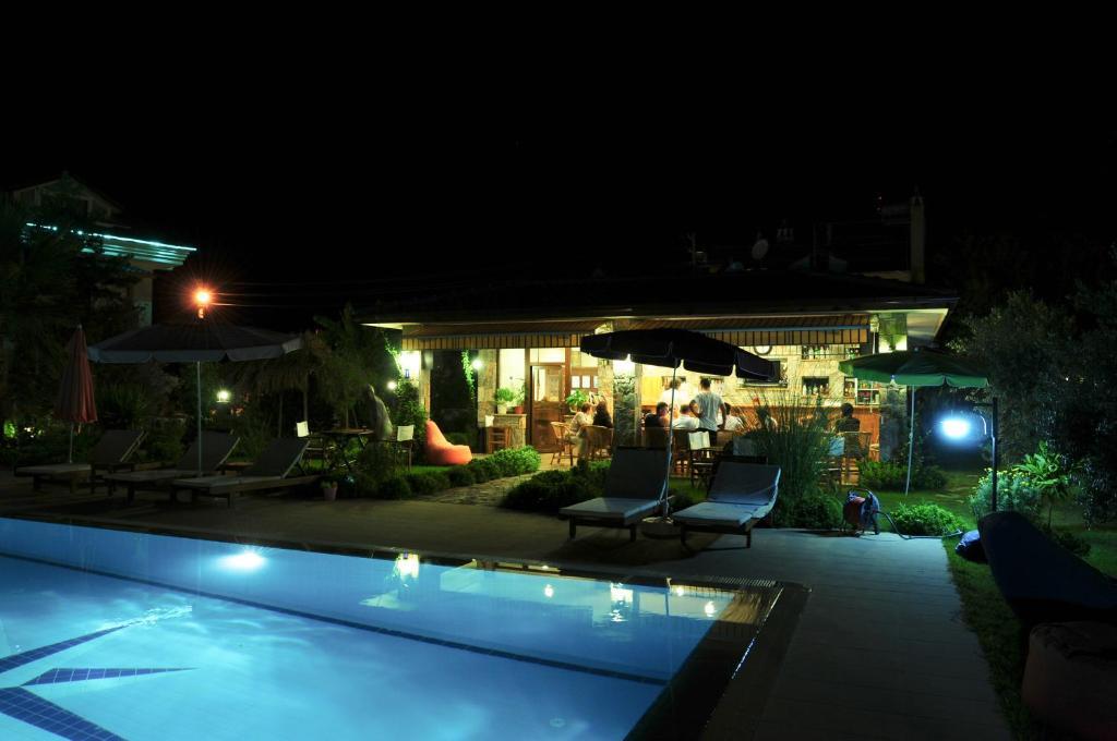 Hotel Dalos Гёчек Экстерьер фото