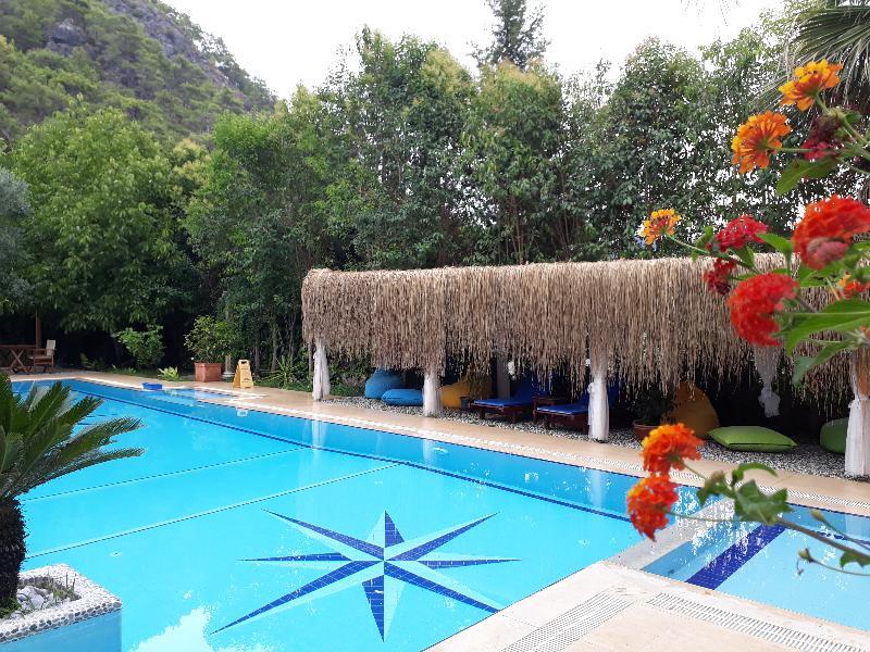 Hotel Dalos Гёчек Экстерьер фото