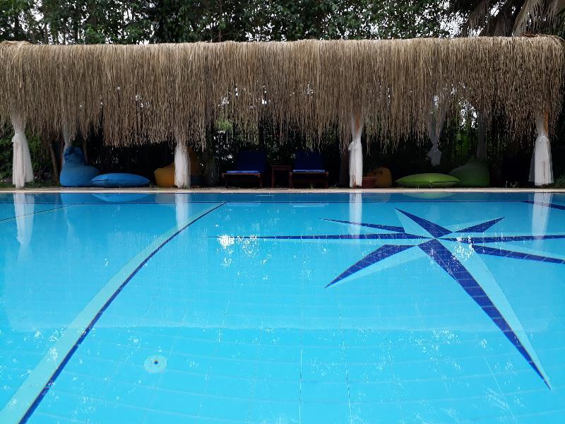 Hotel Dalos Гёчек Экстерьер фото